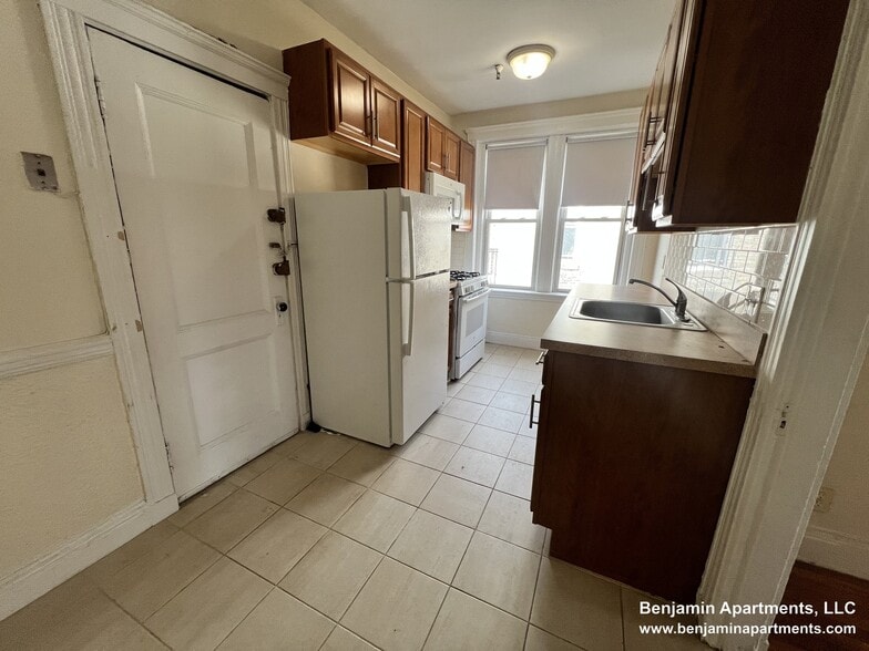 Building Photo - 120 Washington St