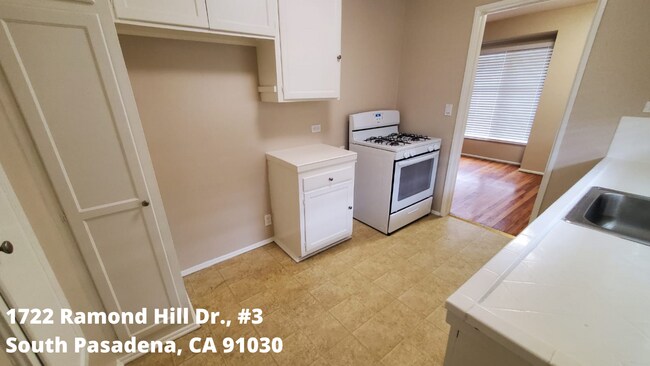 Building Photo - 1722 Raymond Hill Rd