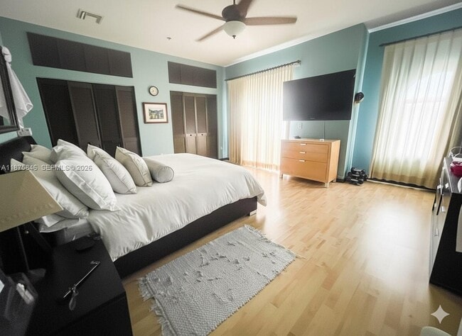 Building Photo - 9008 Collins Ave