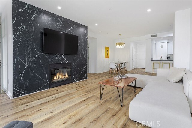 Building Photo - 407 Caruso Ave