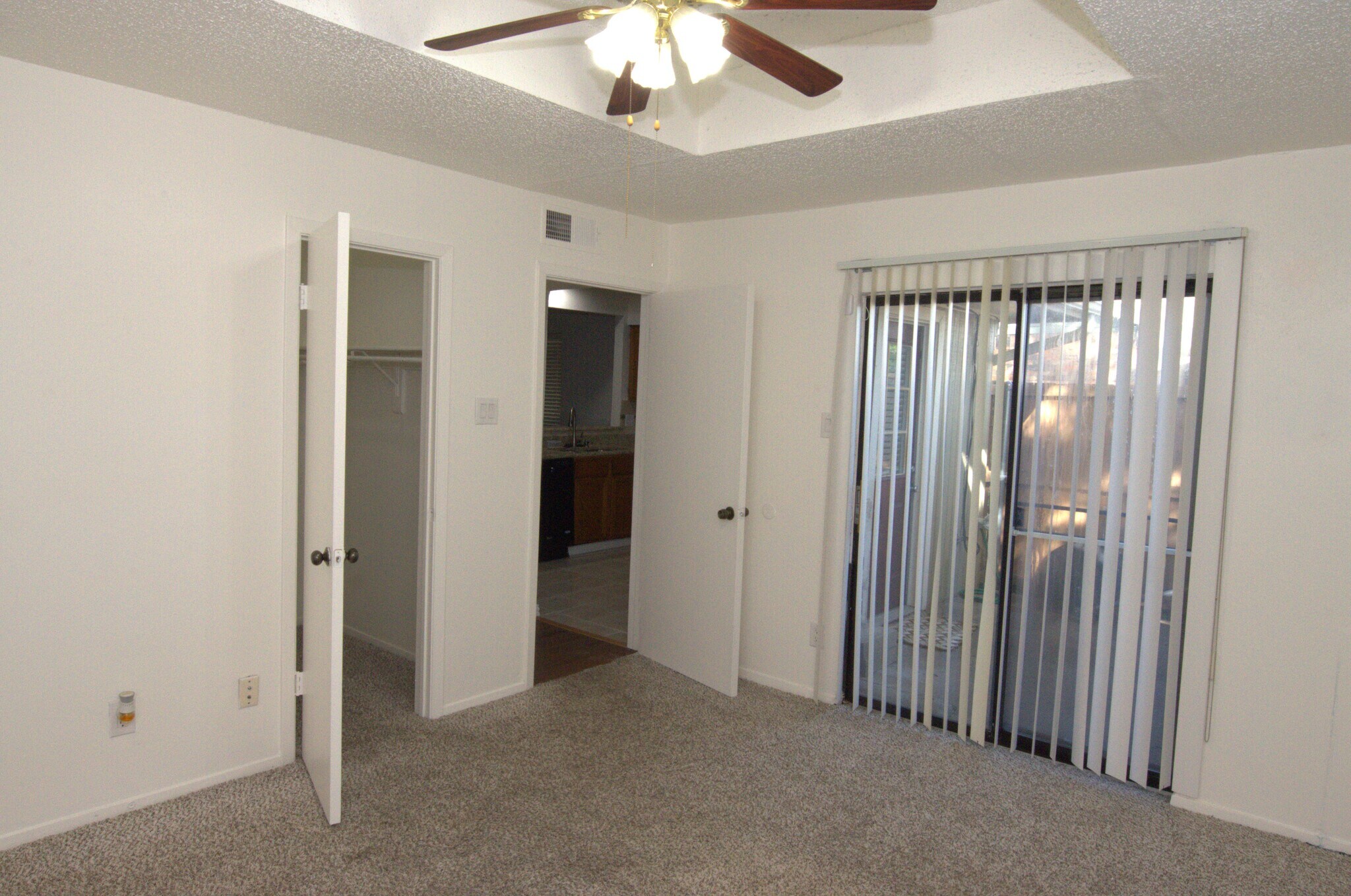 Building Photo - 1801 W Spring Creek Pky