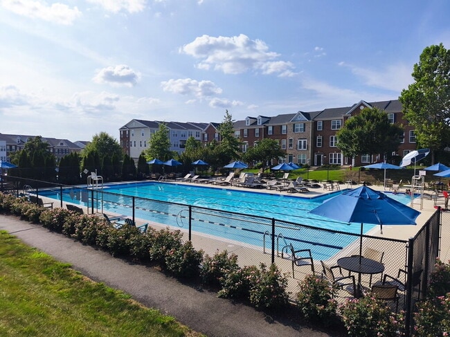 Building Photo - Your Dream Townhome Awaits in Ashburn!