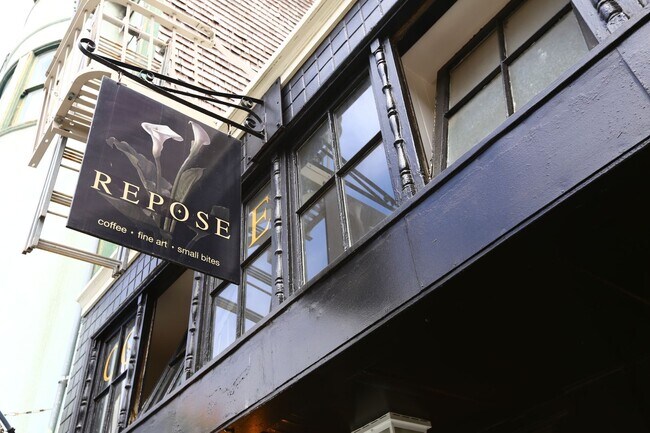 Building Photo - 226-230 Scott St