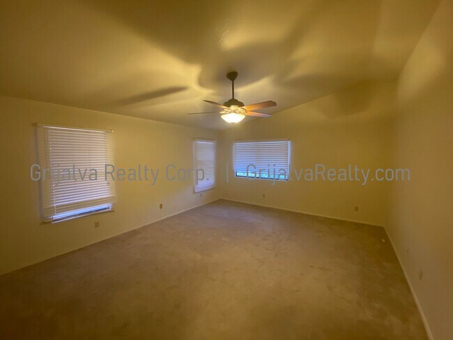 Building Photo - Amazing 5 BD, 3 BA House + Pool! This Oro ...