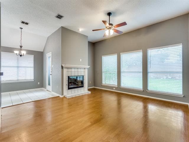 Building Photo - 2718 Chatsworth Dr