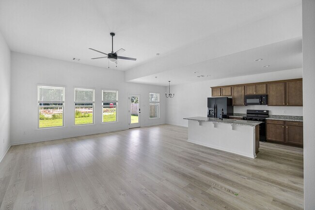 Building Photo - 39216 Lee's Landing Rd