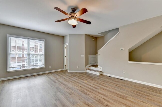 Building Photo - 4005 Edgecomb Dr