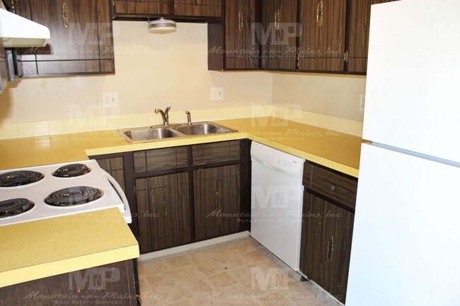 Building Photo - 1709 Banyan Dr