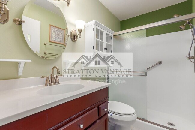 Building Photo - 3345 E University Dr