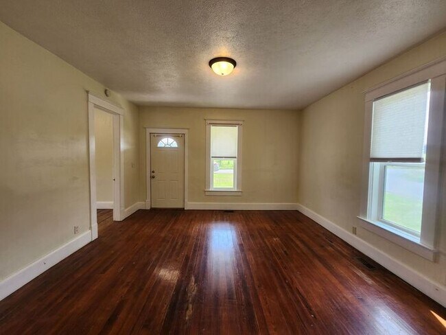 Building Photo - NOW $100 OFF! - 2 Bedroom Home in the Country