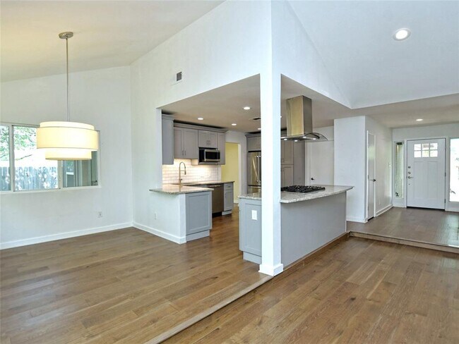 Building Photo - 7310 Inspiration Dr