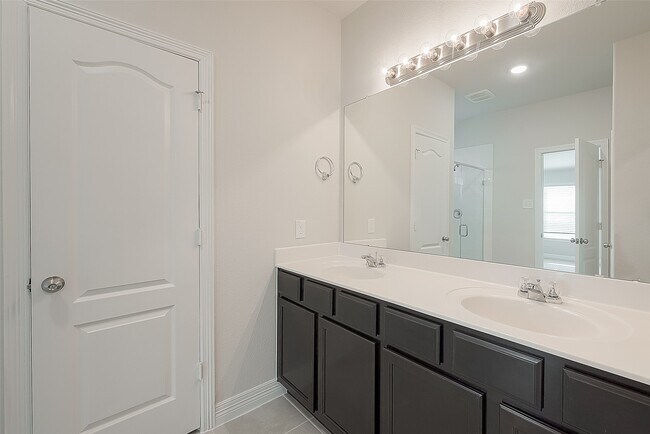Building Photo - 40712 Guillemont Ln