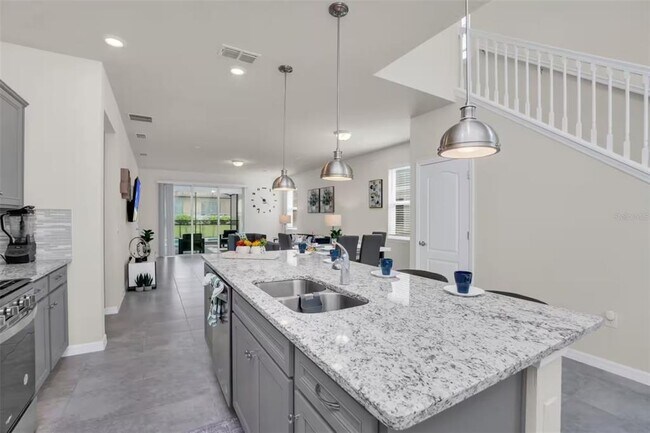 Building Photo - 7267 Oakmoss Loop