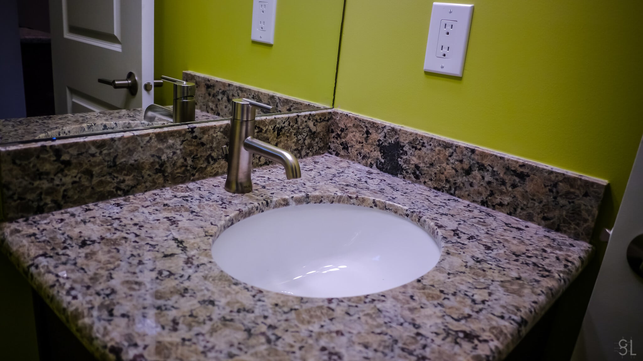 Building Photo - 2215 E John St