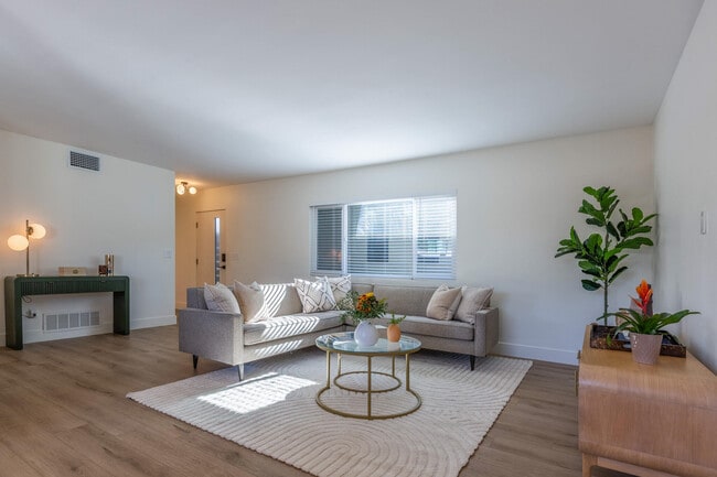 Building Photo - 41615 Morningside Ct