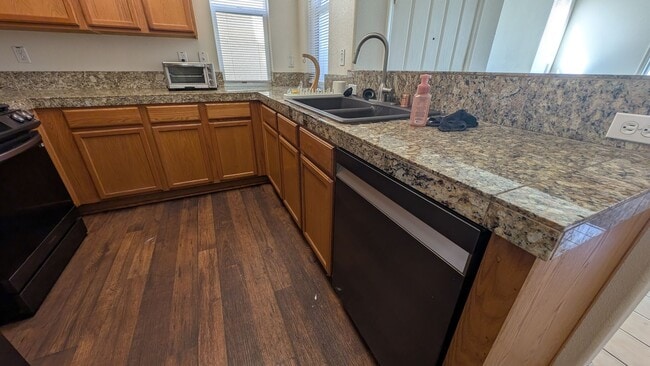 Building Photo - Experience Modern Comfort in This Newer Sp...