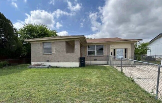 Building Photo - Spacious 4BR House in Killeen