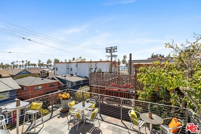 Building Photo - 24 Westminster Ave