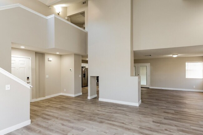 Building Photo - 229 Comanche Ct