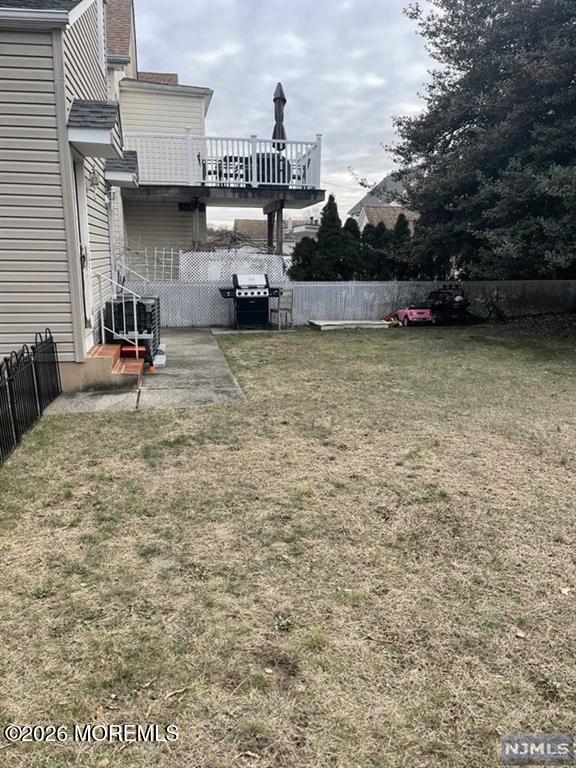 Building Photo - 154 Maple Ave