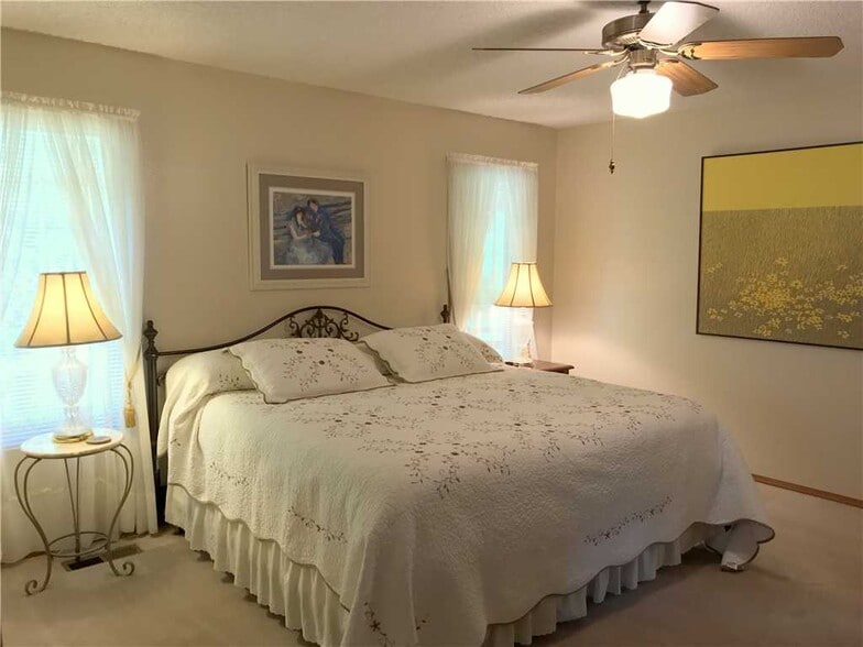 Building Photo - 7 Angus Ln