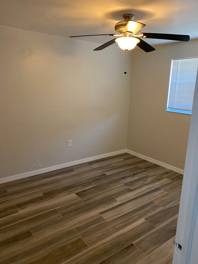 Building Photo - 8485 Sunset Dr