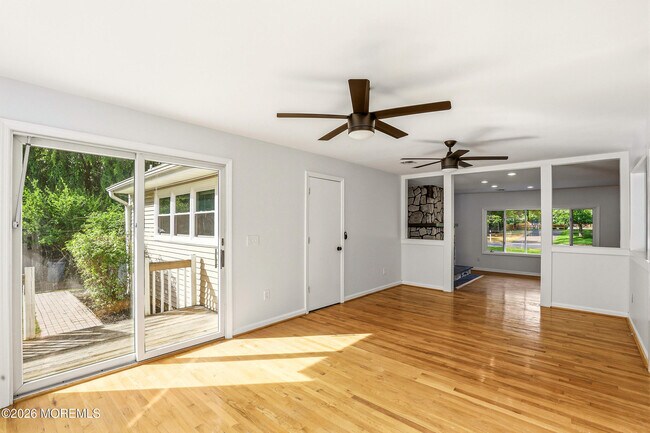 Building Photo - 2021 Paterson Ave