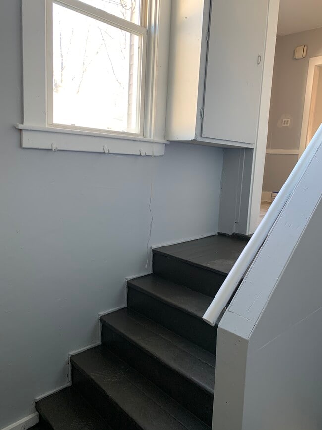 Mudroom - 110 W Harry Ave