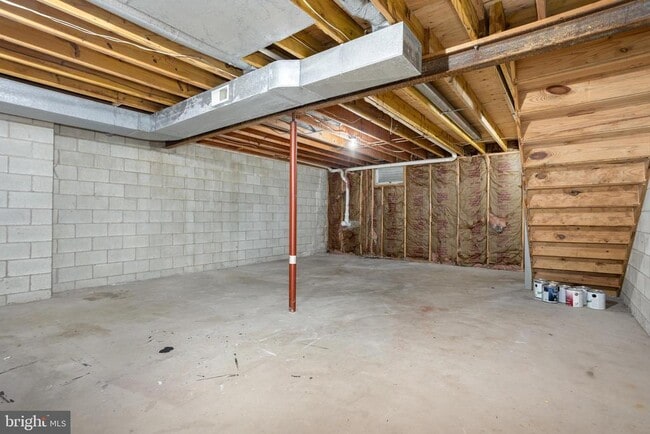 Building Photo - 912 Allenview Dr