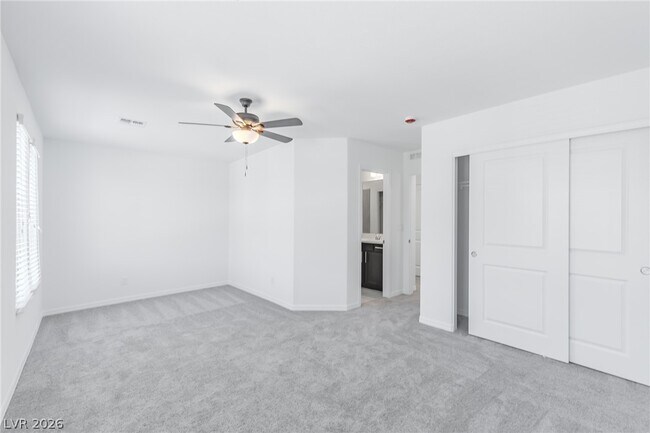Building Photo - 5733 S Tioga Way