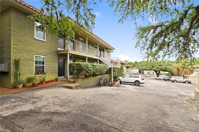 Building Photo - 2302 East Side Dr