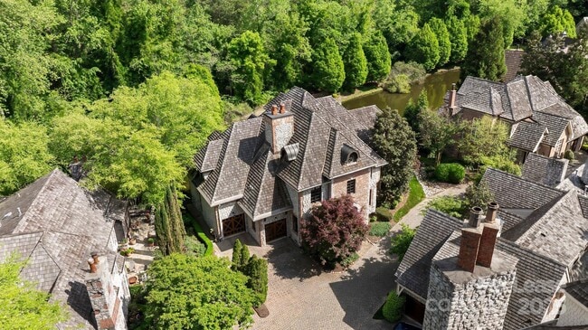 Building Photo - 2310 La Maison Dr