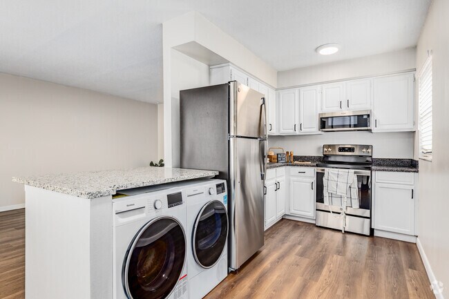 2 BR, 2 BA - 920SF - The Fairview | 1 & 2 Bedroom Apartments in...
