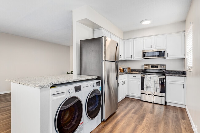 2 BR, 2 BA - 920SF - The Fairview