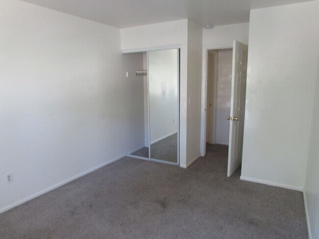 Building Photo - 3 bedroom condo in ARVADA
