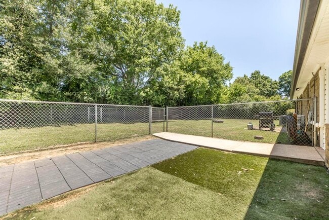 Building Photo - 4202 Cyndy Jo Cir