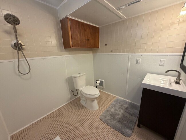 Building Photo - 2364 S Syene Rd
