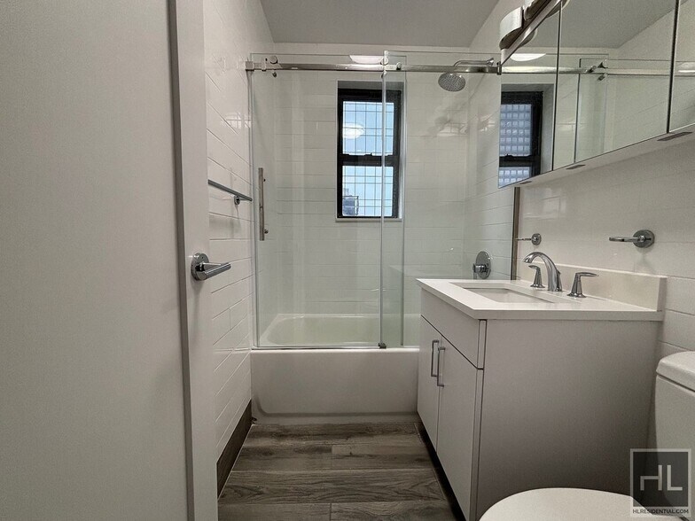 Building Photo - EAST 57 STREET