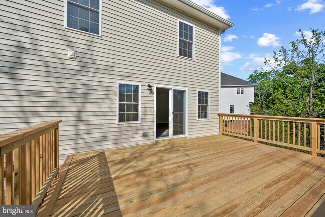 Building Photo - 106 Mate Ct