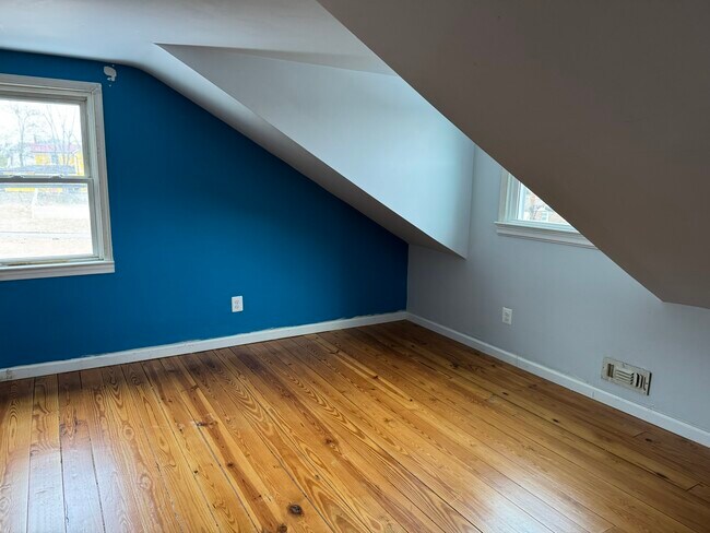 Building Photo - 10012 Ellis Rd