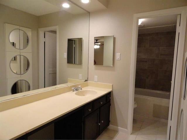 Building Photo - 2717 Meadowstone Ct