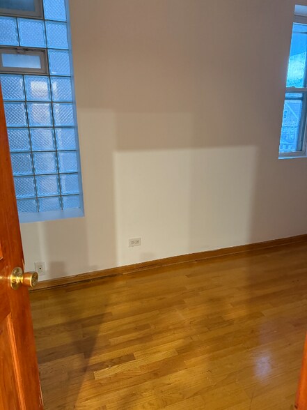 Building Photo - 1115 N Winchester Ave