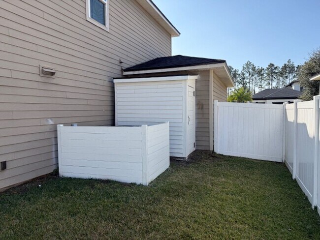 Building Photo - Like New 4/2.5 St. Augustine