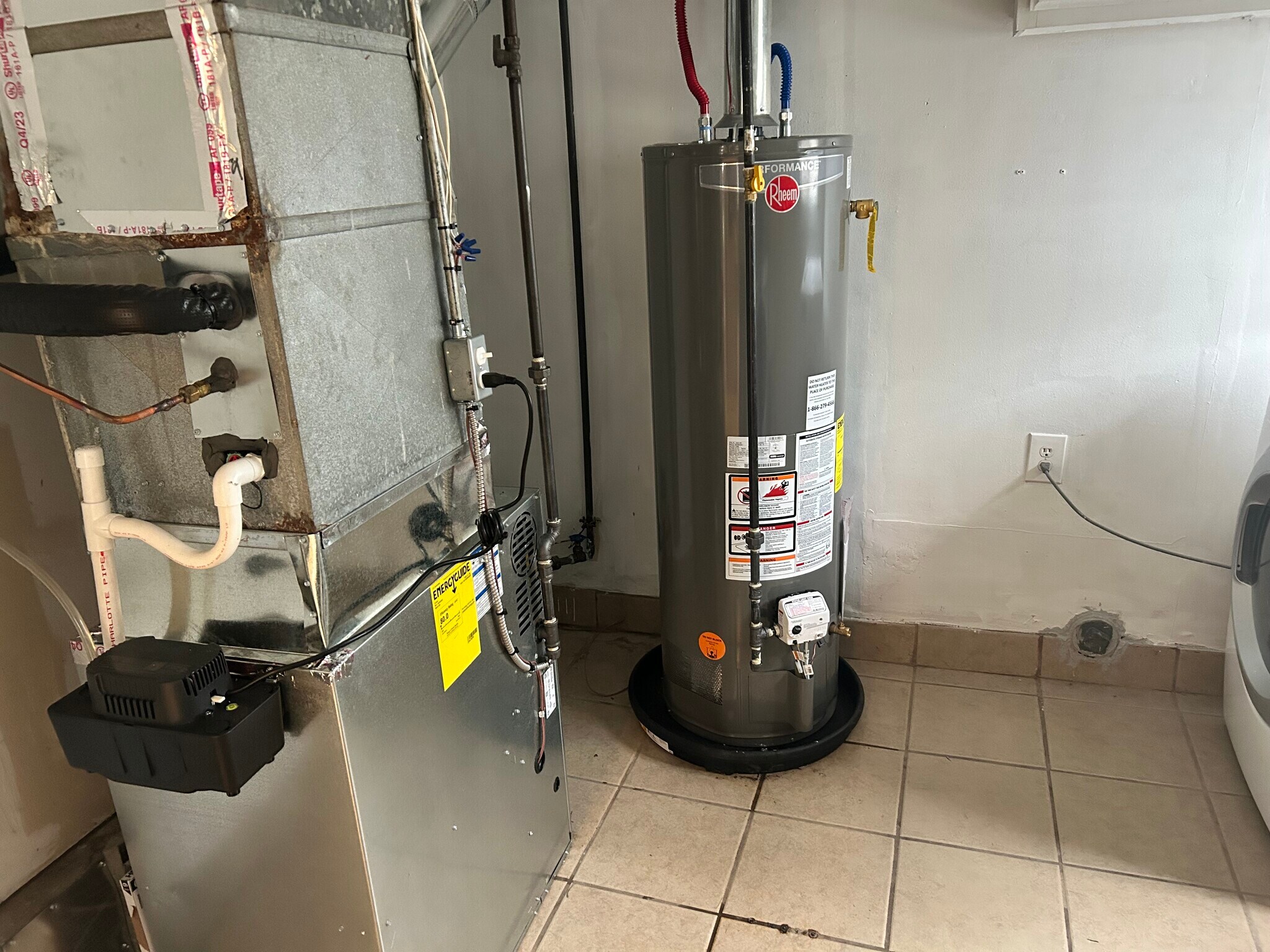 Building Photo - 8111 Timken Ave