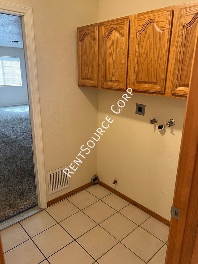 Building Photo - 3 Bedroom Home For Rent in Yermo Calico La...