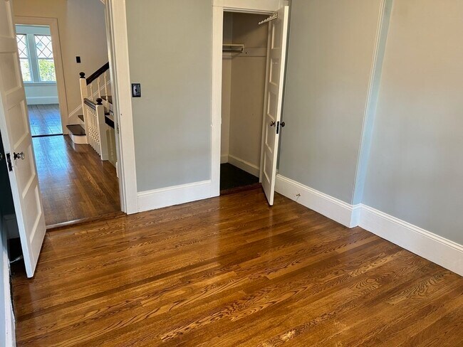 Building Photo - 16 Fletcher St