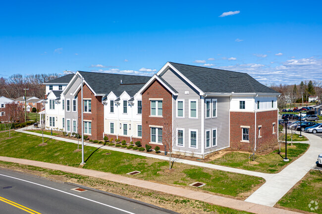 Building Photo - Center Village