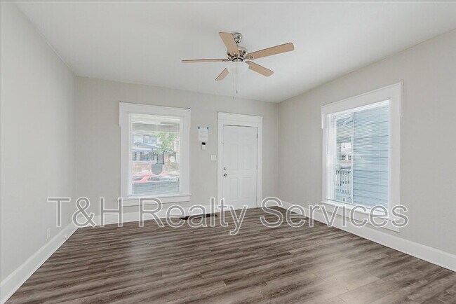 Building Photo - 1134 Lasalle St