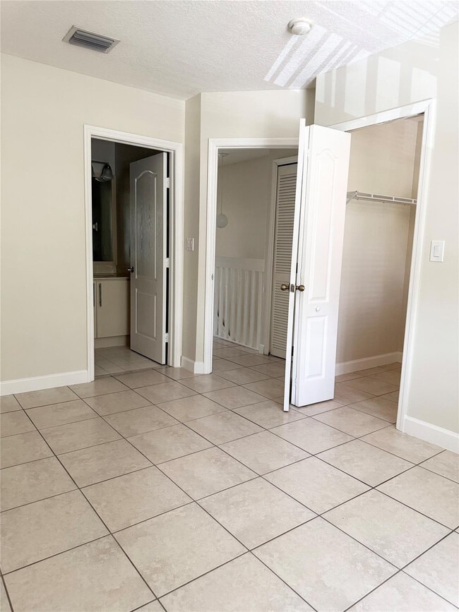 Building Photo - 3142 SW 129th Way