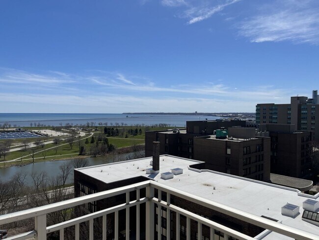 Primary Photo - Spectacular 3 Bedroom Condo for Rent